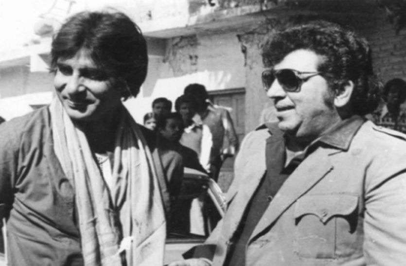 when_amitabh_bachchan_stood_by_amjad_khan_as_family_which_deepened_their_friendship_watch_video.jpg
