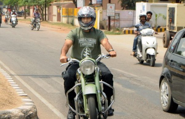 Dhoni Bike Ride in Home-Town