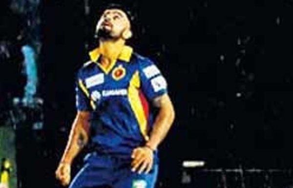 virat kohli rain dance during ipl match 