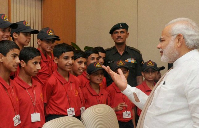 PM Modi meets kashmiri students