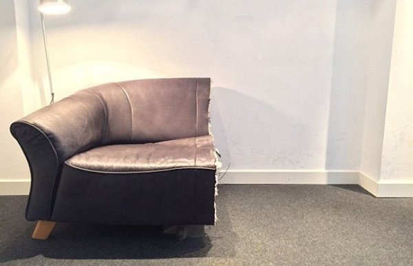 boyfriend breaks everything into two pieces after 