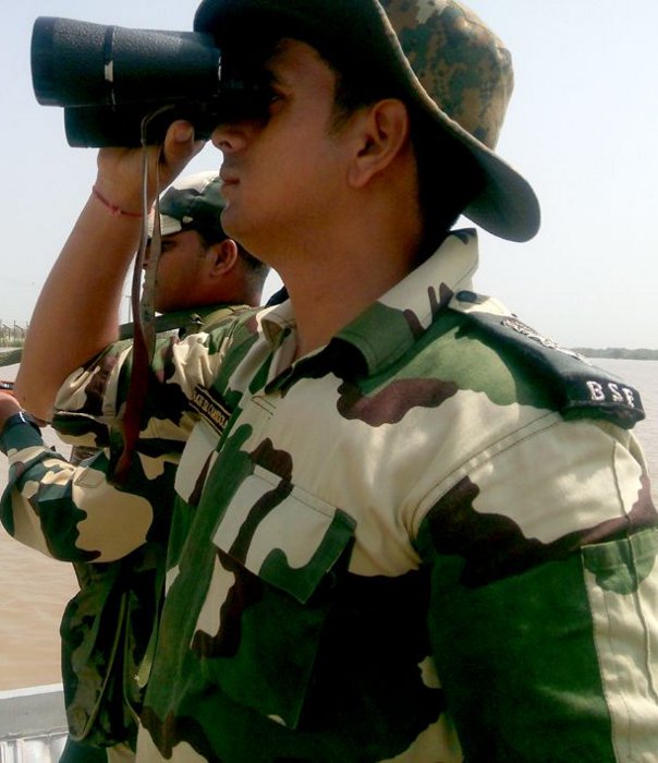Army man alert at Indo Pak border near Gharsana