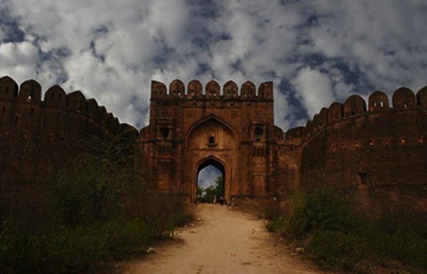 Story behind rohtasgarh fort in bihar