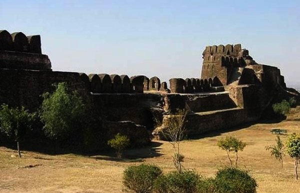 Story behind rohtasgarh fort in bihar