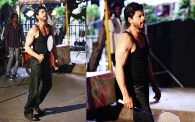 shahrukh khan playing badminton on the sets of dil