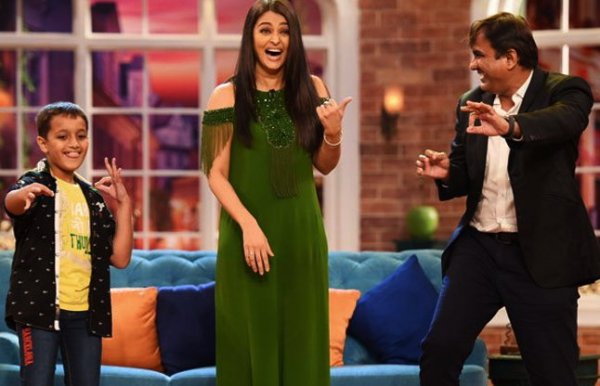 Aishwarya rai with kapil sharma on the sets of com