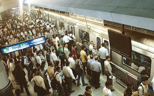 rajeev chowk metro station