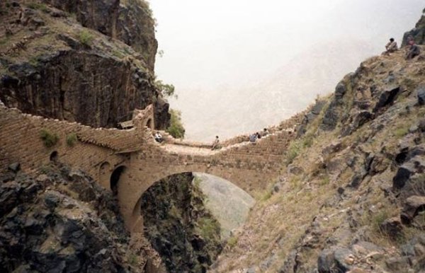 Most dangerous shahara bridge in yeman photos