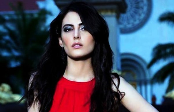bigg boss 9 contestant mandana karimi hot photos