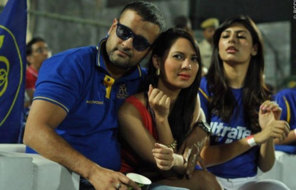 Big boss 9 contestant Rochelle maria Rao hot photo