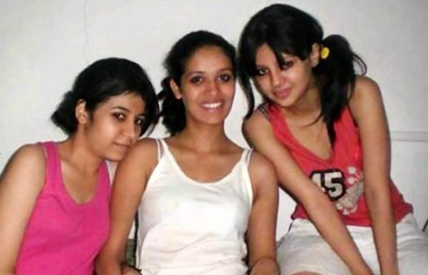 sakshi dhoni before marriage party photos 