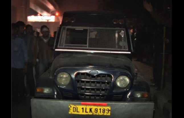 cash van driver robbed 22-5 crore