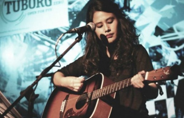 this girl became celebrity from her very first adv