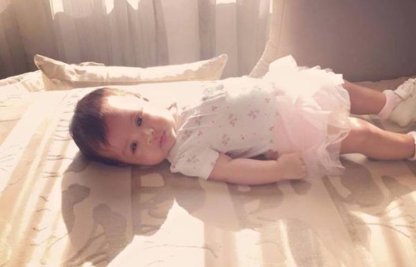 dhoni -sakshi share new photos of daughter jeeva, 