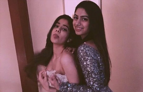 Sridevi's daughter Jhanvi Kapoor's Hot Photos