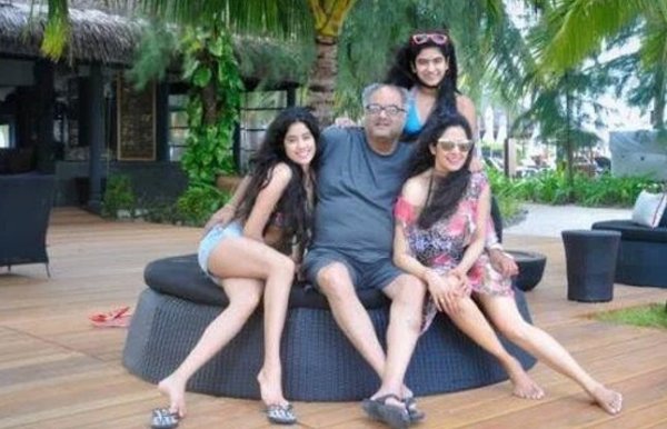 Sridevi's daughter Jhanvi Kapoor's Hot Photos