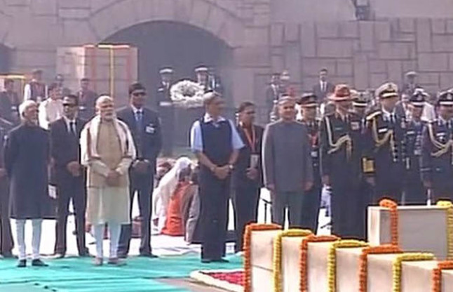 President and PM paid tribue to Mahatma Gandhi