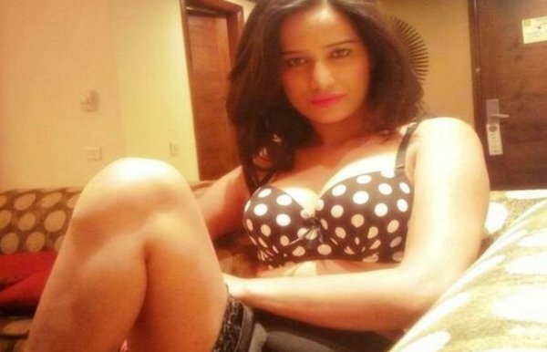 poonam pandey