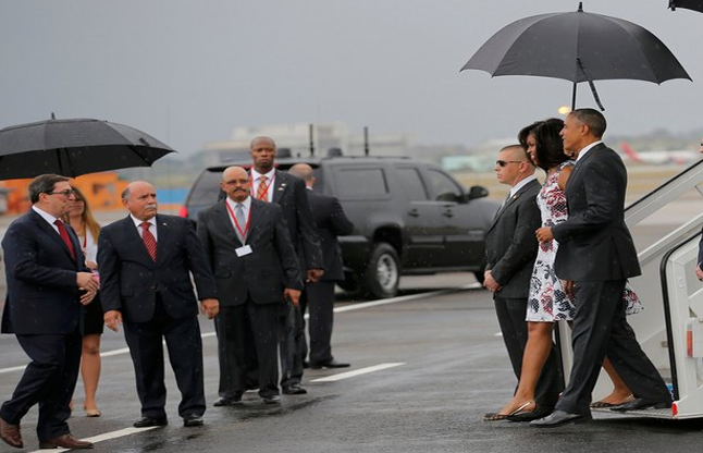 Barack Obama lands in Cuba