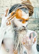 naga saint doing makeup