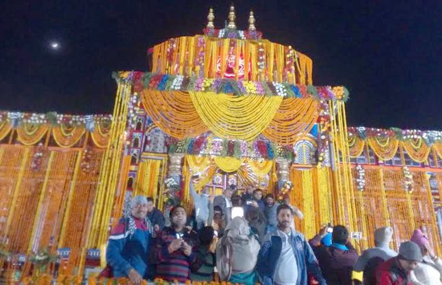 Chardham Yatra beautiful scenes of Kedarnath Templ