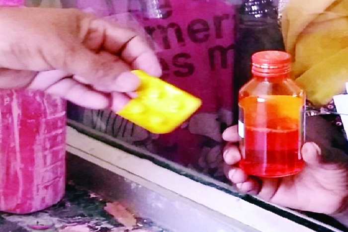 sleeping government patient beeing looted