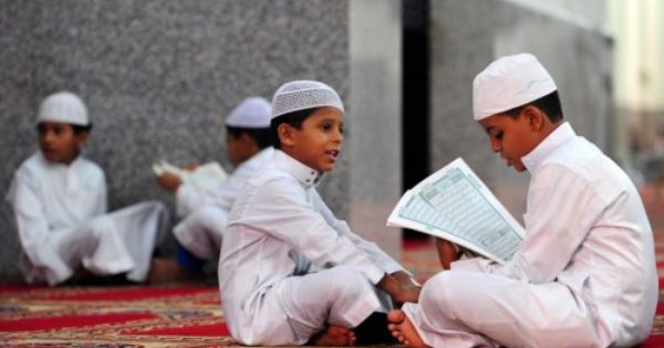 hindu girl teach quran to muslim kids