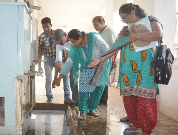 Larvae of dengue in school, Imposed a fine of 25 t