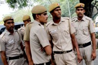 Cash looted from truck driver in pahari