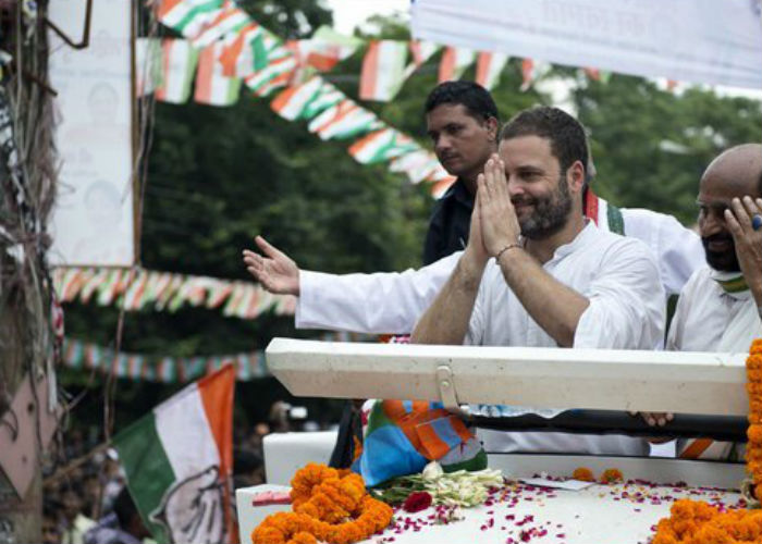 see pictures of rahul gandhi road show 