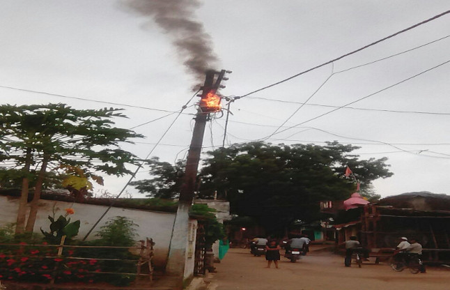 In a sapiya raging fire Mudpar Poles killed in fre