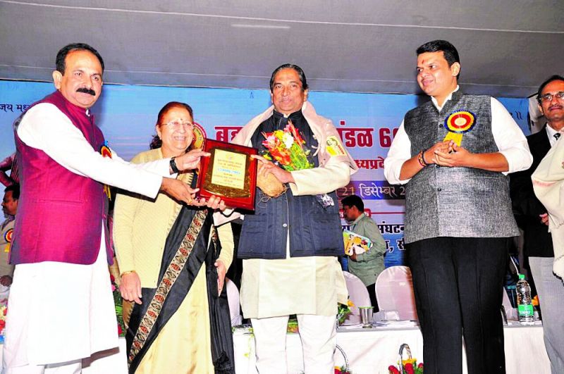 blood donate,bhopal,arun fadnavis,74 times,social 