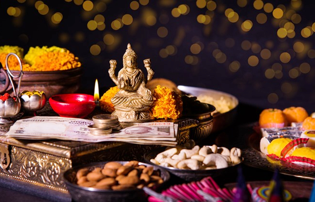 how to worship lakshmi on diwali ke totke