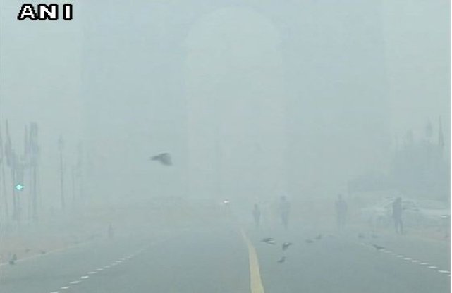 Smog filled delhi on wednesday