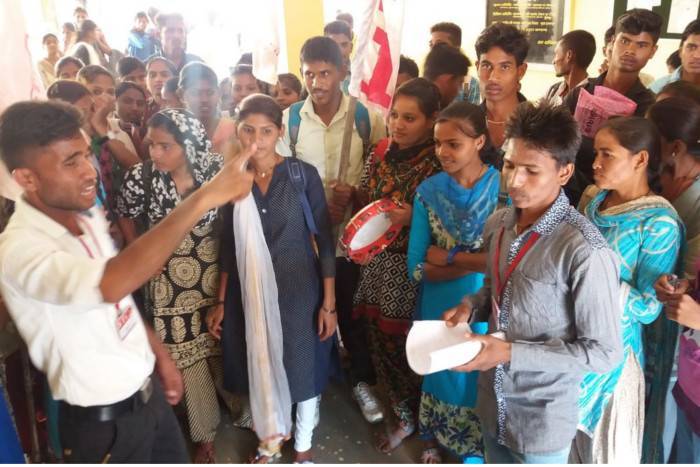 Dungarpur: protesting for scholarships  