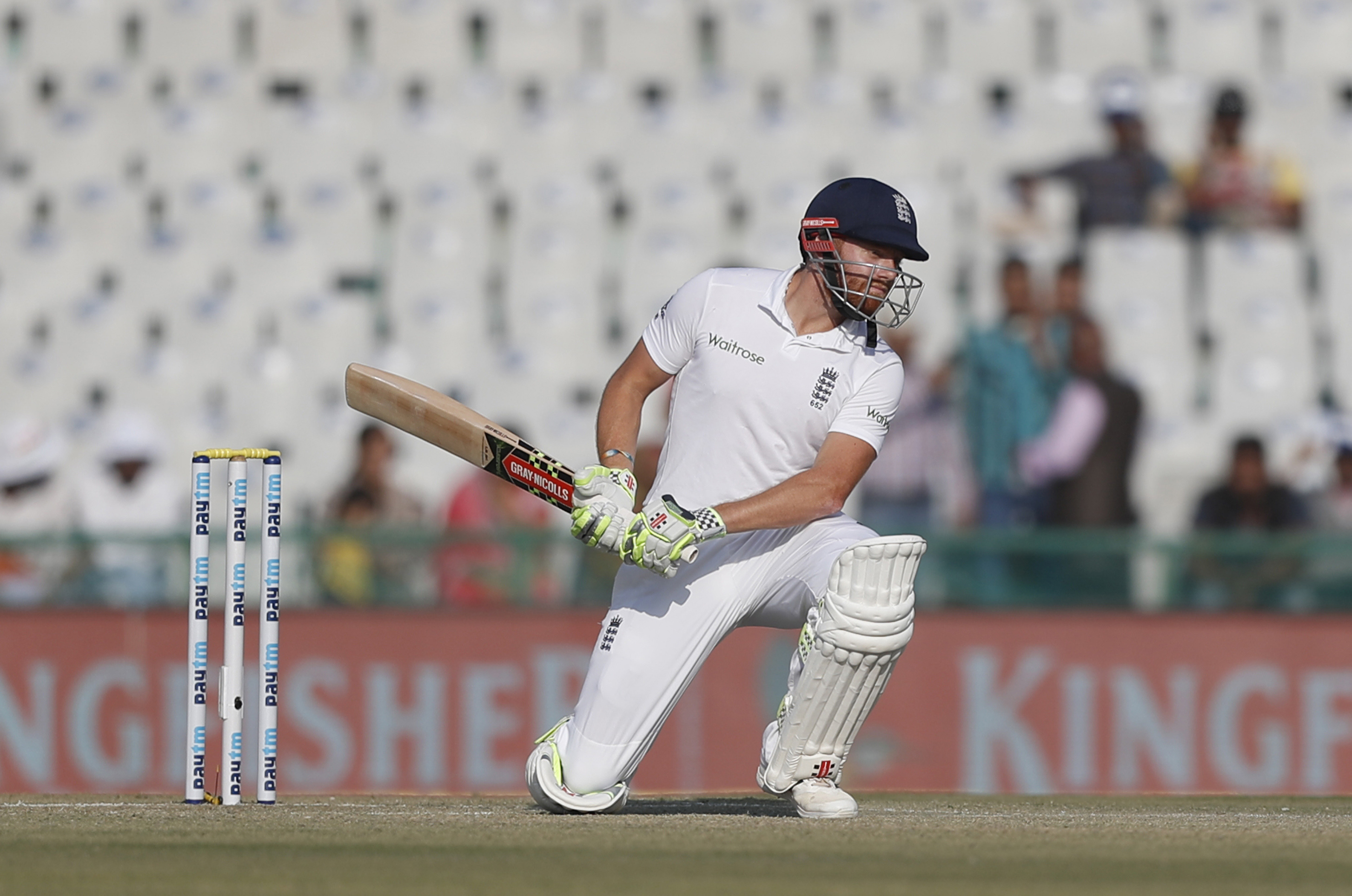 मोहाली टेस्ट : भारतीय गेंदबाजों ने इंग्लैंड को झकझोरा, बेयरस्टो ने बनाए 89