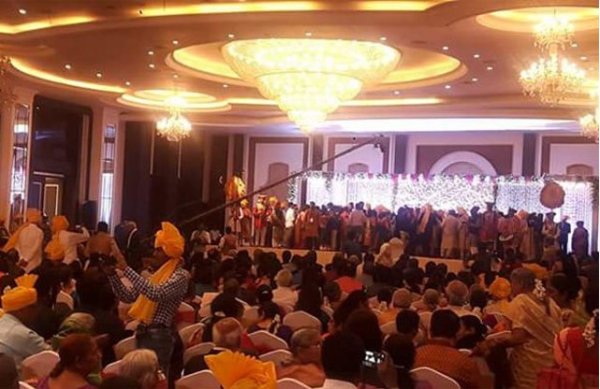 Nitin gadkari daughter wedding