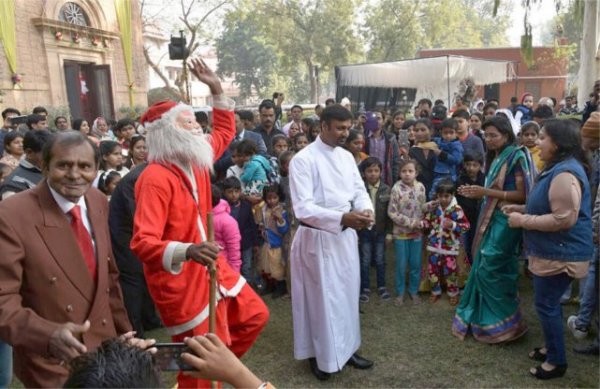 Pictures of patrika from around the country