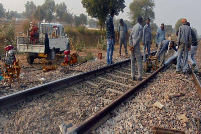  Rail line fractures, disaster averted