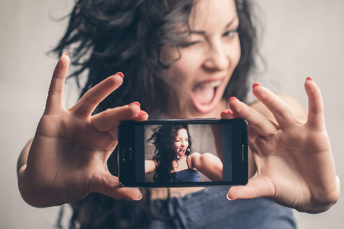 selfie craze, selfie crying, selfie quotes, selfie