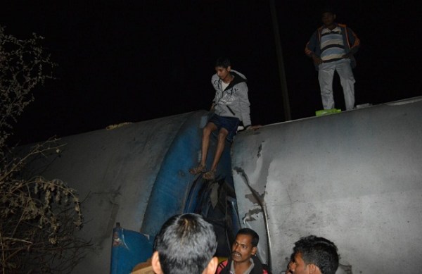 jagdalpur-bhubaneswar express derailed