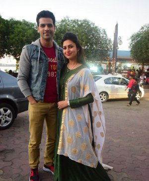 Divyanka and Vivek reached Bhopal