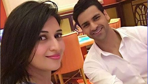 Divyanka and Vivek reached Bhopal