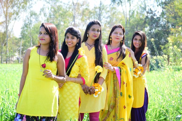  photo shoot of girls on basant panchami