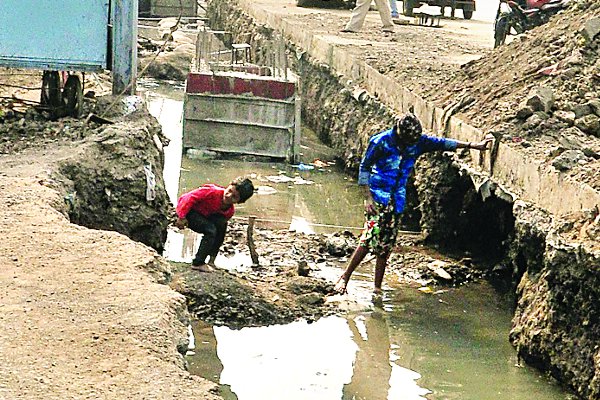 Child drank Polluted water of sewer