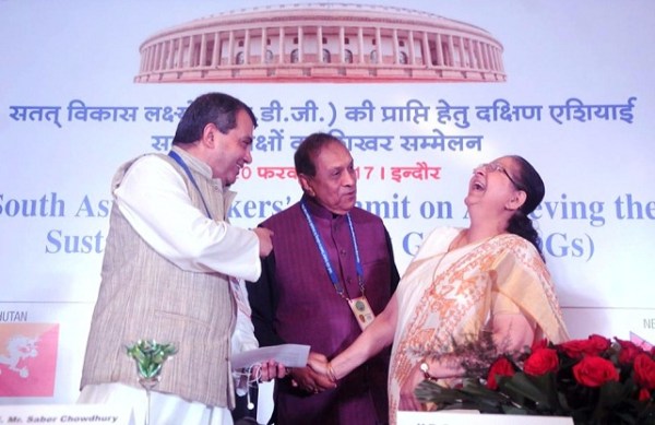 sumitra mahajan laughing