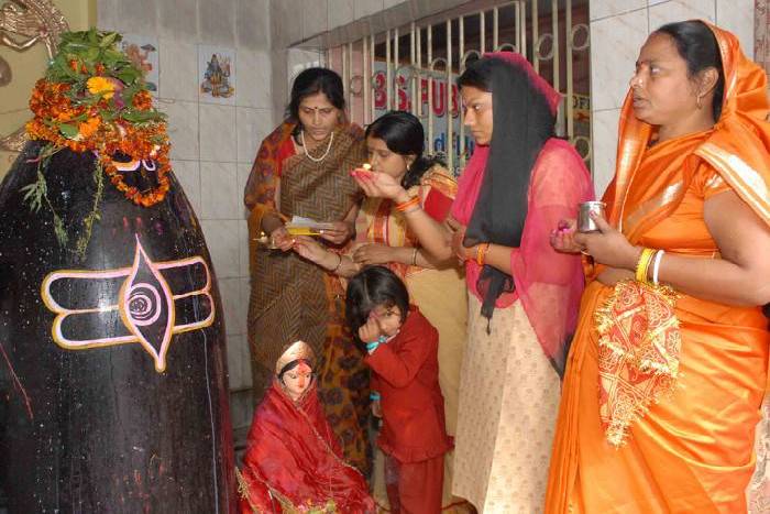 Devotees in shiv temple for mahashivratri pujan