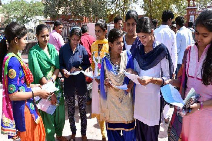 video: जिले के 125 परीक्षा केन्द्रों पर करीब पच्चीस हजार विद्यार्थियों ने दी परीक्षा