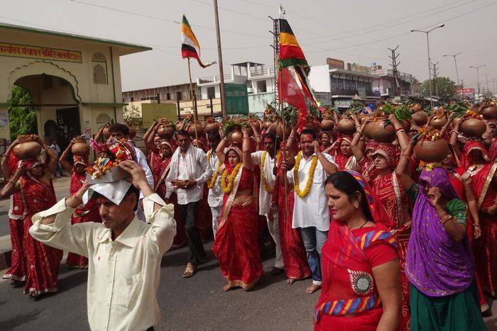 Kalash Yatra with music from Shyam Mandir