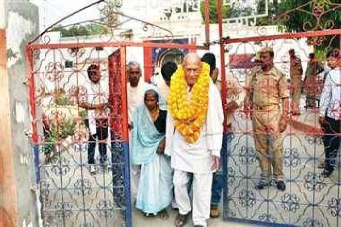 107 year old Yadav Prisoner Released from jail